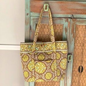 Vera Bradley large tote bag retired pattern 8 pockets
